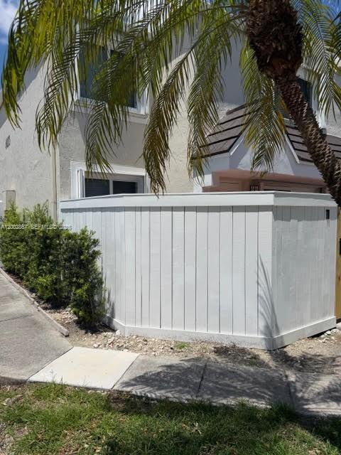 6870 SW 45th Ln in Miami, FL - Building Photo - Building Photo