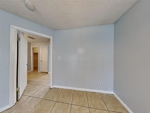 2546 Lemon Tree Ln in Orlando, FL - Building Photo - Building Photo