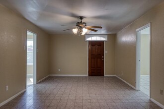 522 Dennis Dr in Del Rio, TX - Building Photo - Building Photo