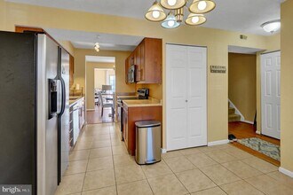 6389 Fenestra Ct in Burke, VA - Building Photo - Building Photo