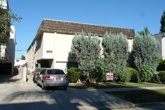 4518 Vista del Monte Ave in Sherman Oaks, CA - Building Photo - Building Photo