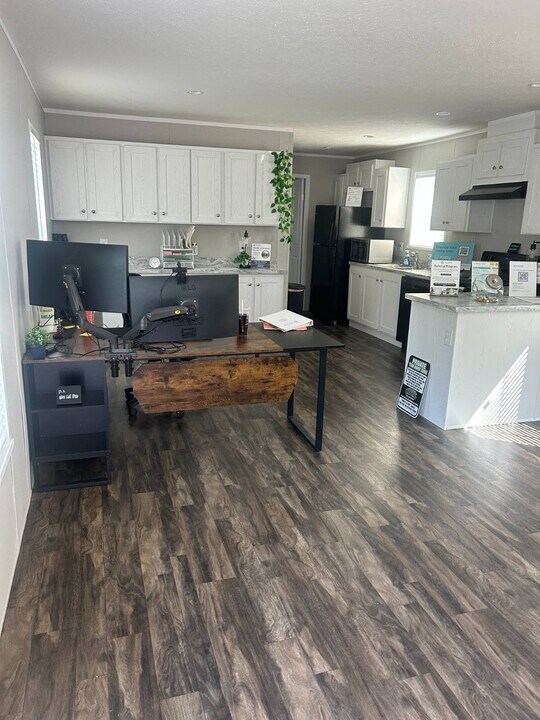 16 Parkview Dr in Vincennes, IN - Building Photo