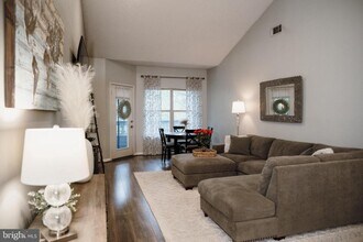 4408 Helmsford Ln in Fairfax, VA - Building Photo - Building Photo