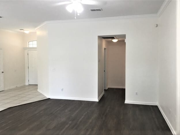 121 Nottingham Dr E in Jacksonville, FL - Foto de edificio - Building Photo