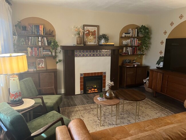 620 E Harvard Rd, Unit G in Burbank, CA - Building Photo - Building Photo
