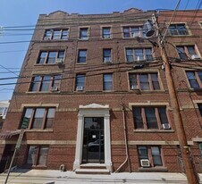 7111 Palisade Ave in North Bergen, NJ - Building Photo