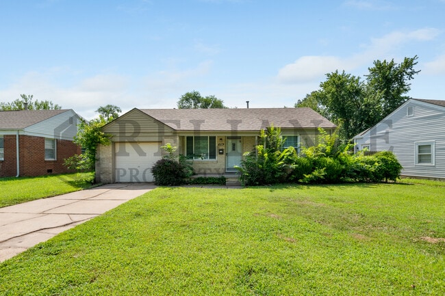 property at 726 S Apache Dr
