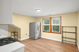 35 3rd Ave in Halethorpe, MD - Building Photo - Building Photo