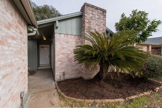 5046 Spring Forest Dr in Houston, TX - Building Photo - Building Photo
