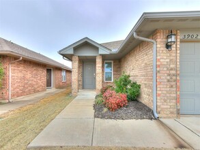 5902 Marblewood Dr in Oklahoma City, OK - Building Photo - Building Photo