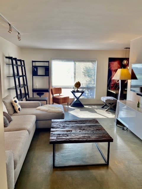 970 Palm Ave in West Hollywood, CA - Foto de edificio - Building Photo