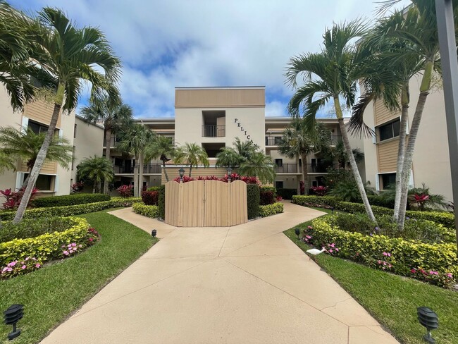 property at 6155 S Mirror Lake Dr