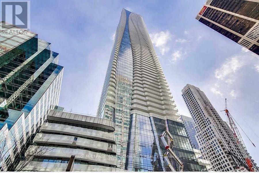 1 Bloor St E in Toronto, ON - Building Photo