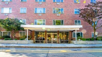 50 Green St, Unit 101 in Brookline, MA - Building Photo - Building Photo