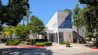 Fountain Circle Townhomes in Davis, CA - Building Photo
