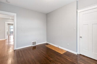 310 Hendrie St, Unit #2 in Detroit, MI - Building Photo - Building Photo