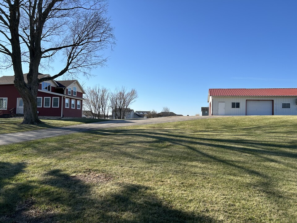 8618 N Tower Rd in Byron, IL - Building Photo