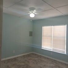 2315 E Crockett St in San Antonio, TX - Foto de edificio - Building Photo