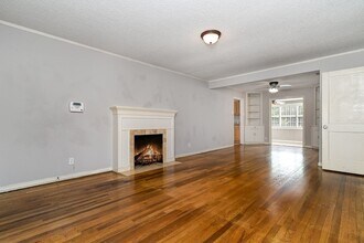 7802 Morton St in Dallas, TX - Foto de edificio - Building Photo