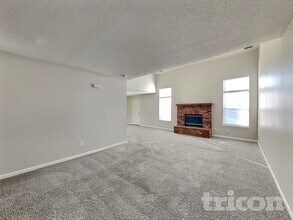 10249 Cadogan Dr in Indianapolis, IN - Building Photo - Building Photo