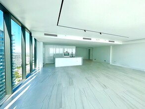 650 NE 32nd St, Unit 4201 in Miami, FL - Building Photo - Building Photo