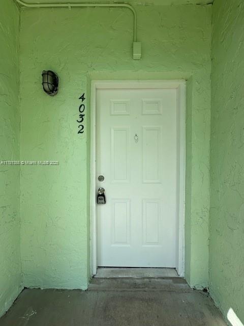 4032 NW 87th Ave in Sunrise, FL - Building Photo - Building Photo