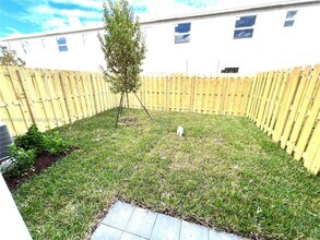 1864 SE 27th Rd in Homestead, FL - Building Photo - Building Photo