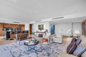 430 Grand Bay Dr, Unit 608 in Key Biscayne, FL - Building Photo - Building Photo
