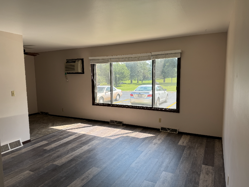 117 York Rd in Edgerton, WI - Building Photo