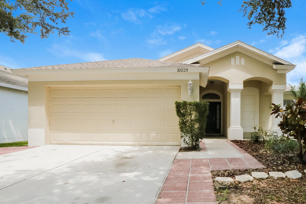 10225 Hunters Haven Blvd in Riverview, FL - Building Photo