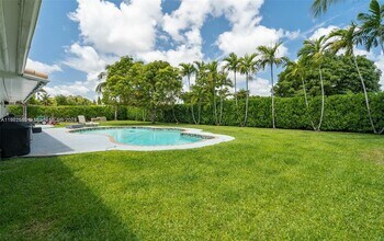 10841 SW 127th St in Miami, FL - Building Photo - Building Photo