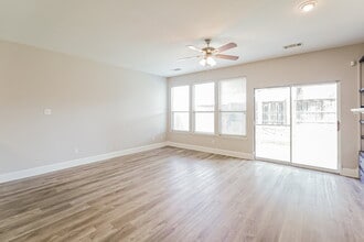 5621 Starwood Ct, Unit 1 in Fort Worth, TX - Foto de edificio - Building Photo