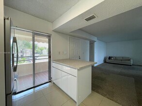 20105 NE 3rd Ct in Miami, FL - Building Photo - Building Photo