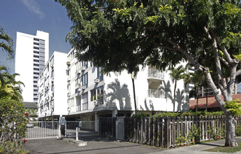 Liholiho Townhouses in Honolulu, HI - Foto de edificio - Building Photo