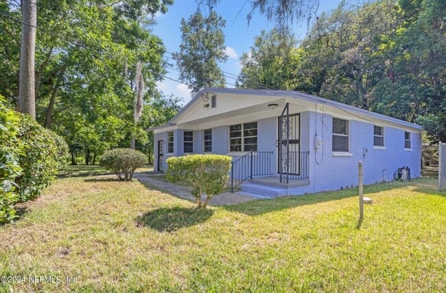 3126 Martha St, Unit room 6