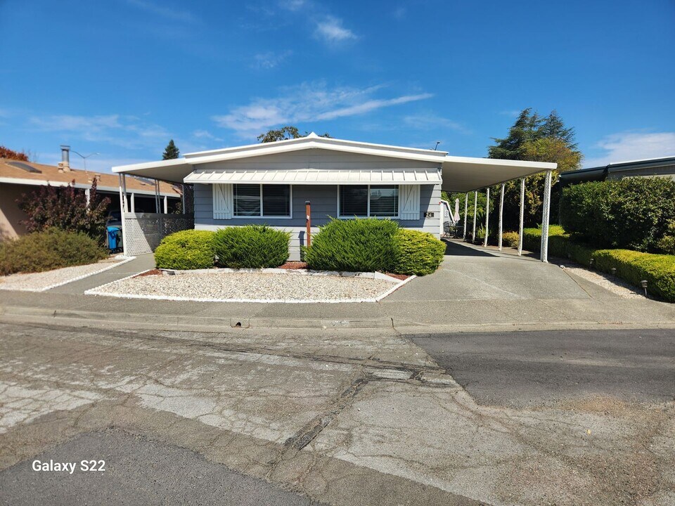 24 Westgate Cir in Santa Rosa, CA - Building Photo