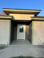 3449 Mathis Cir, Unit 2 in San Antonio, TX - Building Photo