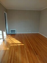 404 Naranja Dr, Unit 404 in Glendale, CA - Building Photo - Building Photo