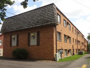 Coach Arms Apartments in Cincinnati, OH - Building Photo - Building Photo