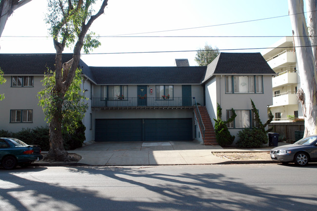 901 Burlingame Ave in Burlingame, CA - Building Photo - Building Photo