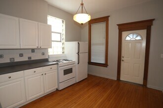 1326 N Claremont Ave, Unit M09H in Chicago, IL - Building Photo - Building Photo