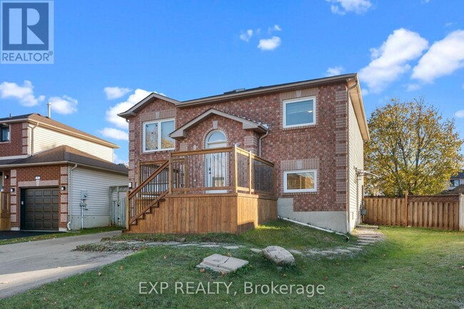 9 Waddington Crescent in Barrie, ON - Building Photo - Building Photo