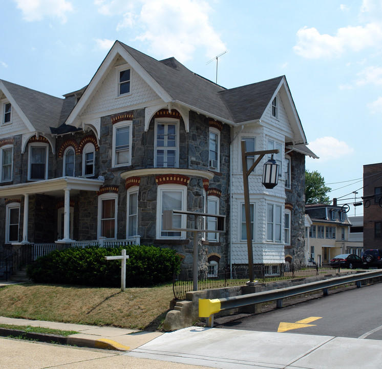 17 Newton Ave in Woodbury, NJ - Foto de edificio