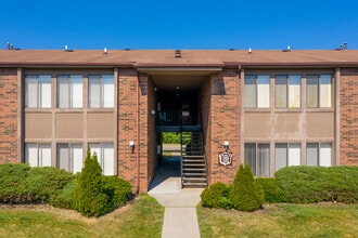 Carriage Cove in Canton, MI - Foto de edificio - Building Photo