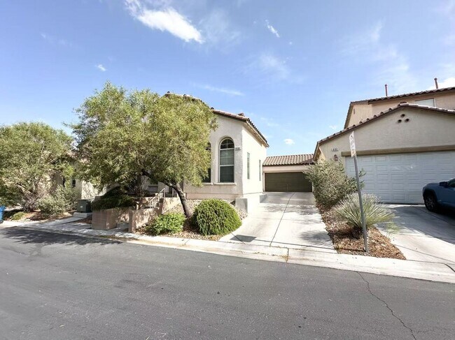 9185 Grand Sunburst Ct in Las Vegas, NV - Building Photo - Building Photo