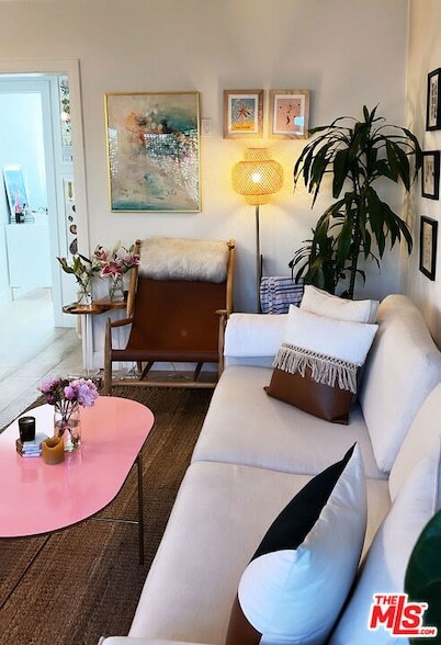 713 Vernon Ave in Los Angeles, CA - Foto de edificio - Building Photo