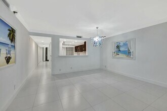 1167 Hillsboro Mile, Unit 405 in Hillsboro Beach, FL - Foto de edificio - Building Photo