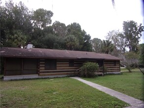 211 W Vine St in Inverness, FL - Foto de edificio - Building Photo