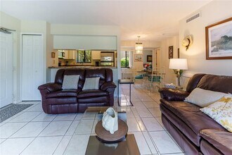 5685 Ashton Lake Dr in Sarasota, FL - Building Photo - Building Photo