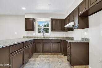 4324 La Luz Ave in El Paso, TX - Building Photo - Building Photo